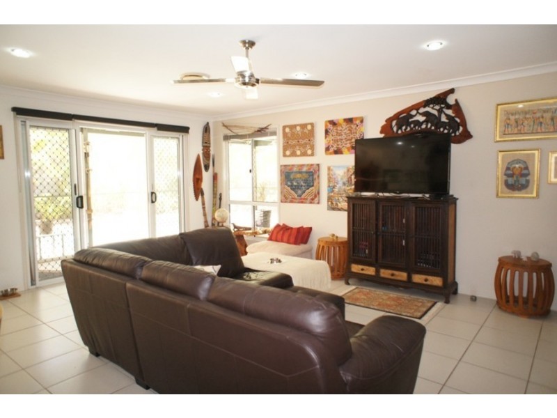 25 Creekside Esp, Cooloola Cove QLD 4580