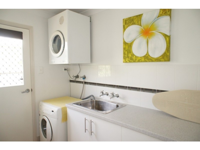 25 Creekside Esp, Cooloola Cove QLD 4580