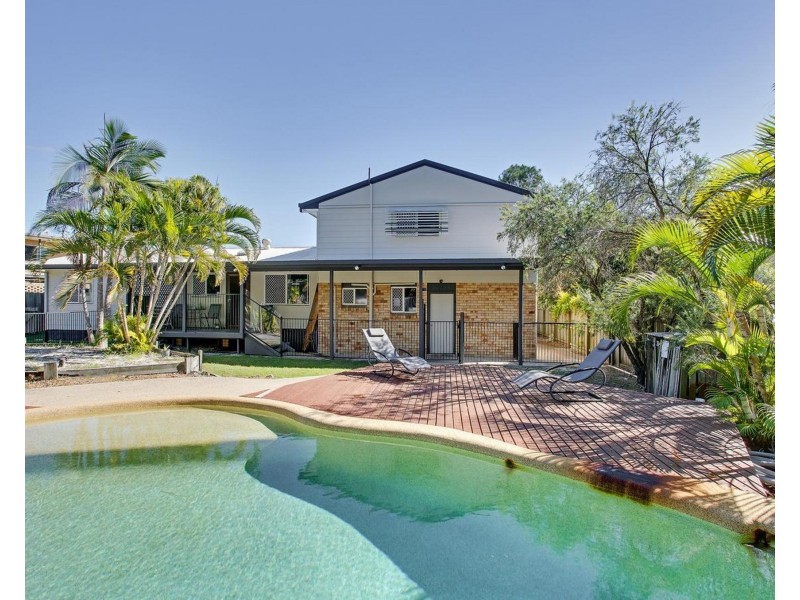 11 Zircon Ave, Rainbow Beach QLD 4581