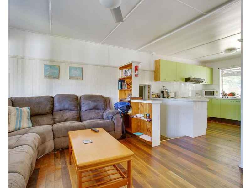 11 Zircon Ave, Rainbow Beach QLD 4581