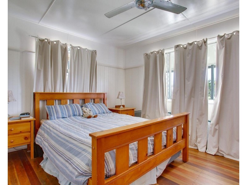 11 Zircon Ave, Rainbow Beach QLD 4581