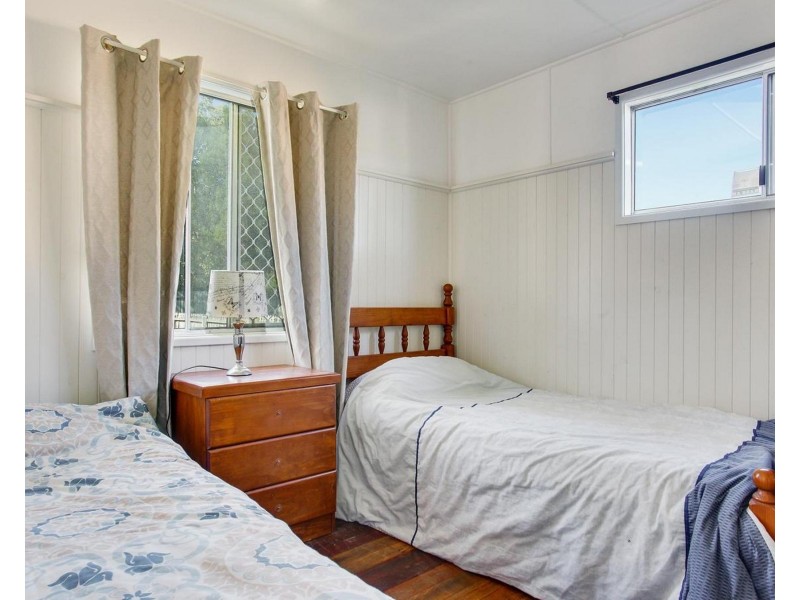 11 Zircon Ave, Rainbow Beach QLD 4581