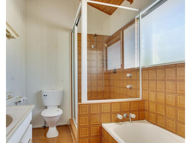 11 Zircon Ave, Rainbow Beach QLD 4581