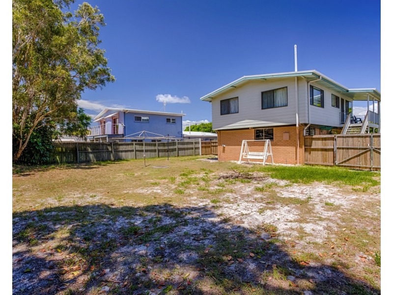 5 Ilmenite Ave, Rainbow Beach QLD 4581