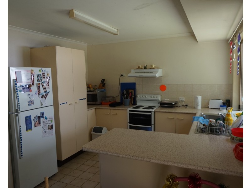 26 Bomburra Ct, Rainbow Beach QLD 4581