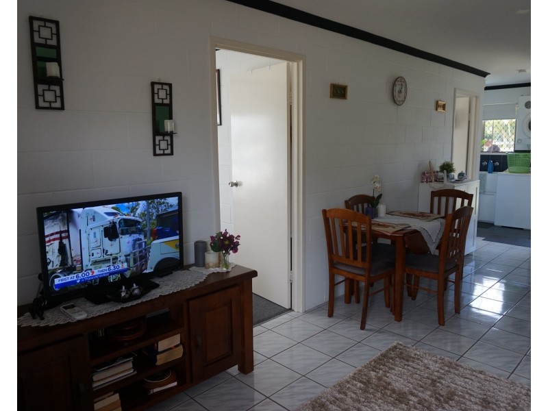 5 Bombala Cres, Rainbow Beach QLD 4581
