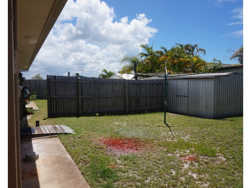 5 Bombala Cres, Rainbow Beach QLD 4581