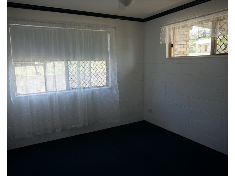 5 Bombala Cres, Rainbow Beach QLD 4581