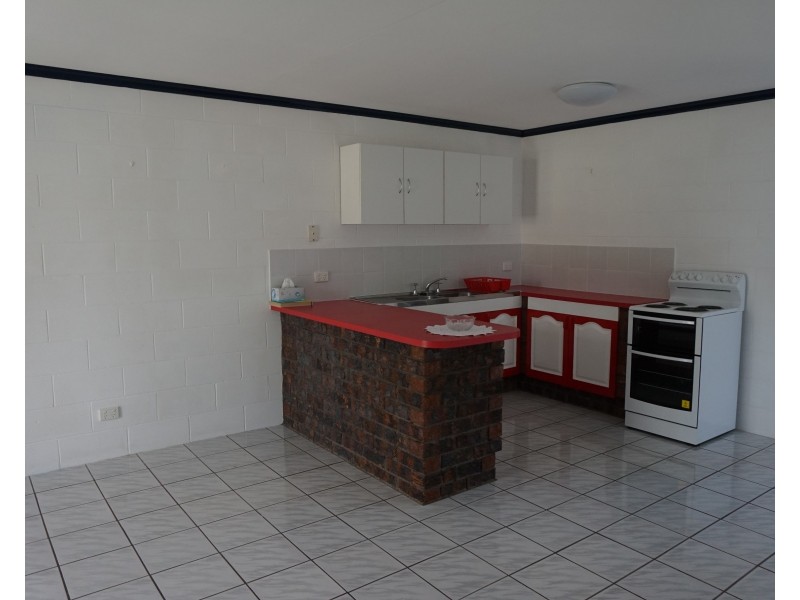 5 Bombala Cres, Rainbow Beach QLD 4581