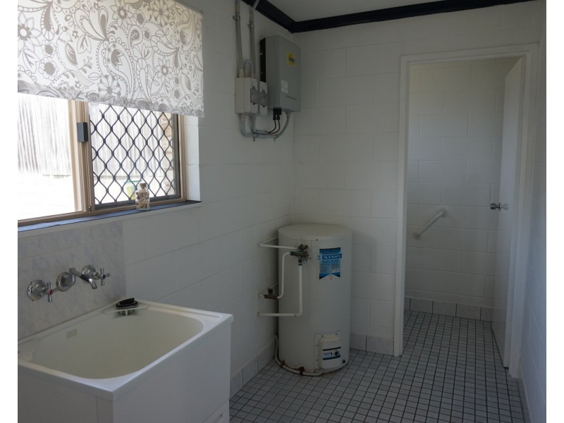 5 Bombala Cres, Rainbow Beach QLD 4581