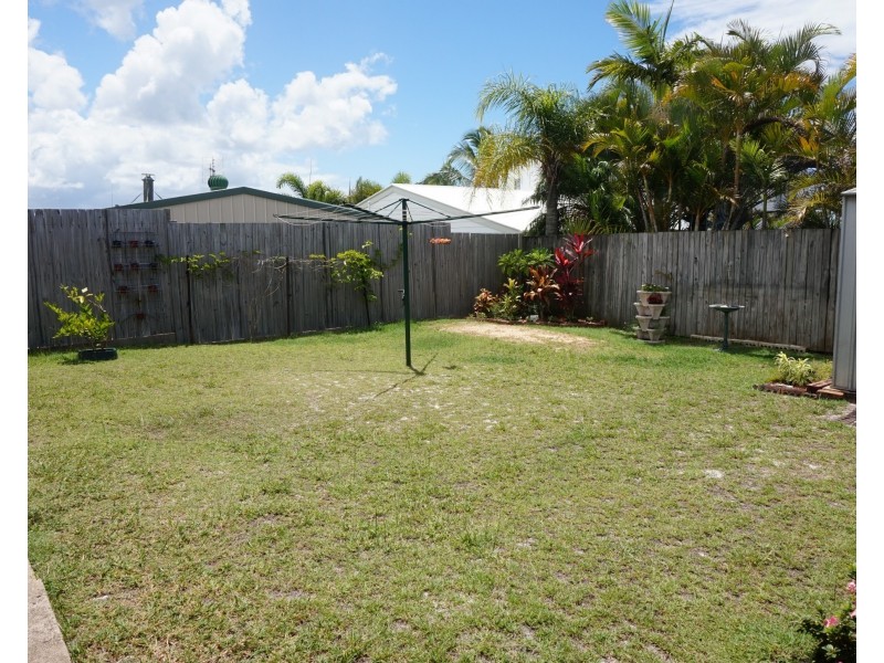5 Bombala Cres, Rainbow Beach QLD 4581