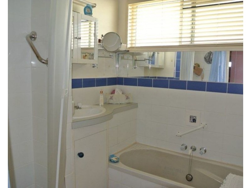 1 Vanguard Ct, Cooloola Cove QLD 4580