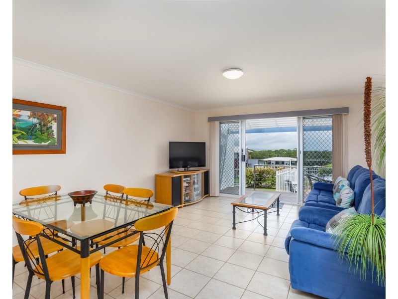 2/42 Manooka Dr, Rainbow Beach QLD 4581