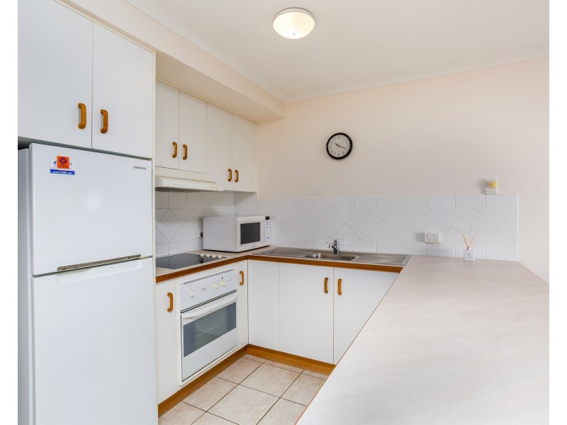 2/42 Manooka Dr, Rainbow Beach QLD 4581