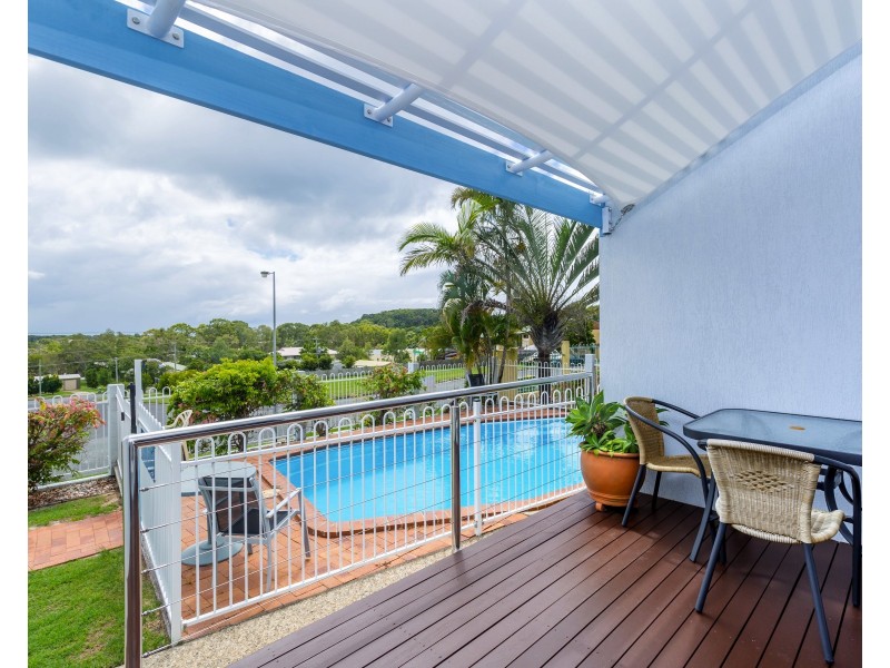 2/42 Manooka Dr, Rainbow Beach QLD 4581