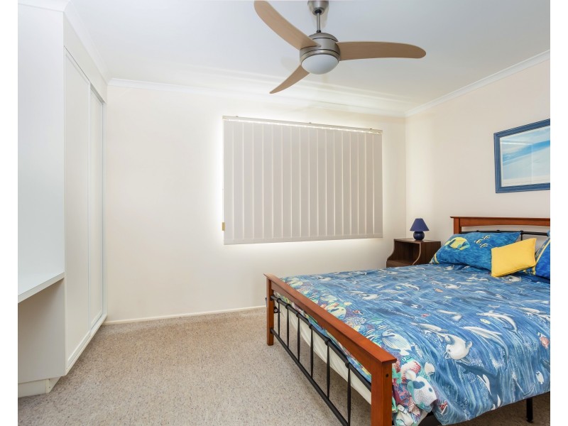 2/42 Manooka Dr, Rainbow Beach QLD 4581