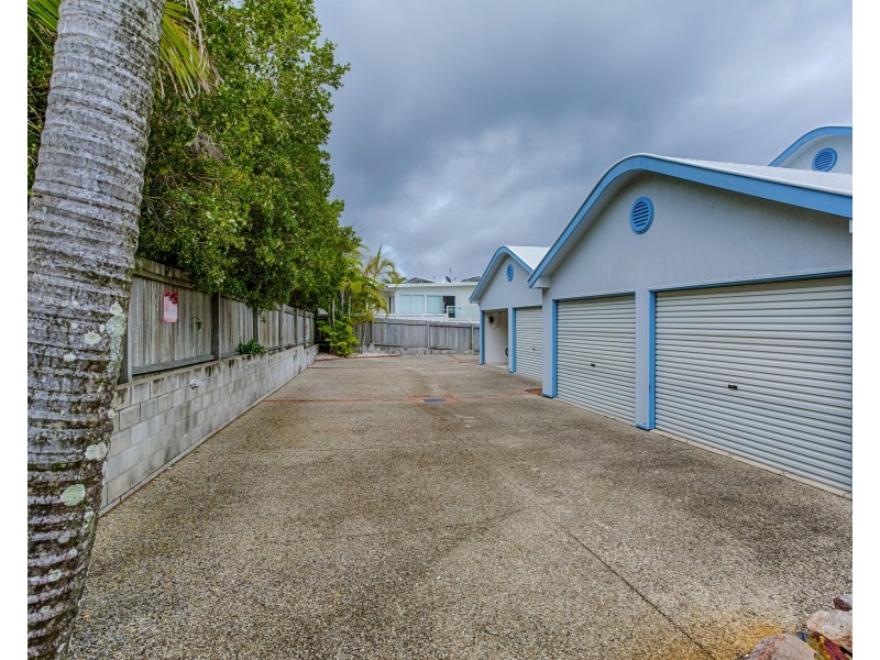 2/42 Manooka Dr, Rainbow Beach QLD 4581