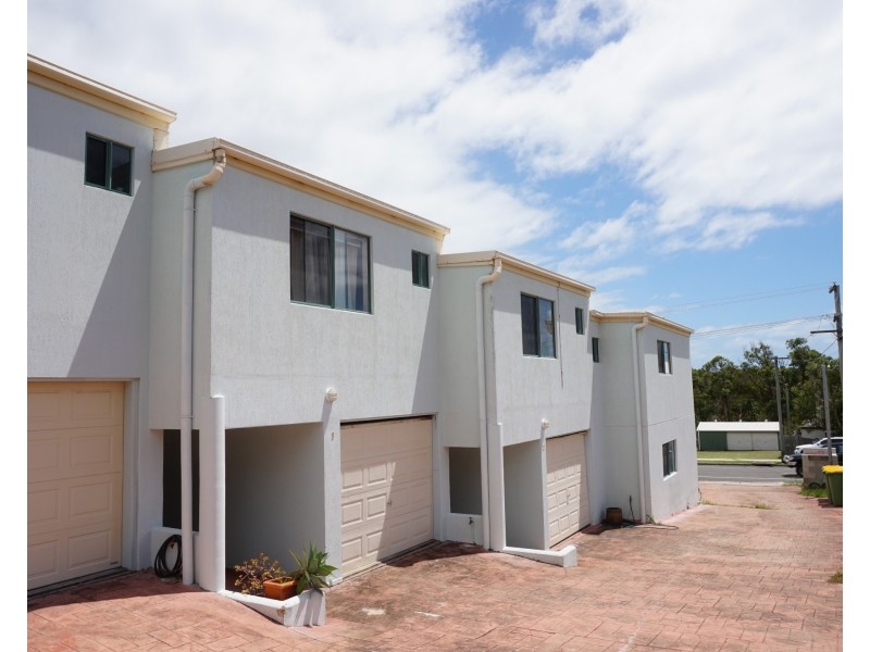 3/13 Carlo Rd, Rainbow Beach QLD 4581