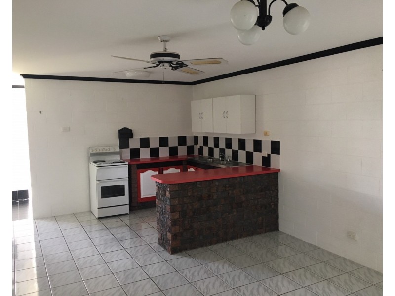 1/5 Bombala Cres, Rainbow Beach QLD 4581