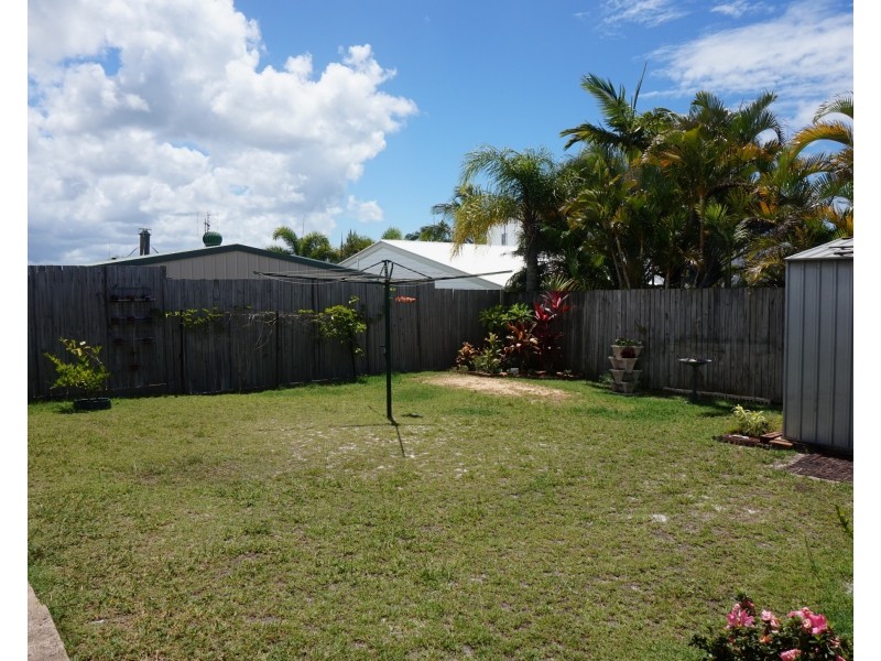 1/5 Bombala Cres, Rainbow Beach QLD 4581