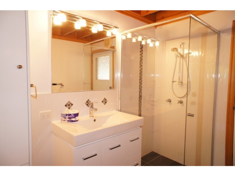 15 Challenger Ct, Cooloola Cove QLD 4580