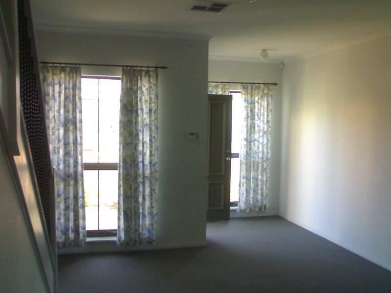 23 Lakefield Crescent, Mawson Lakes SA 5095