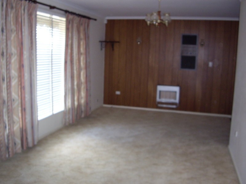 8 Andrew Avenue, Salisbury East SA 5109