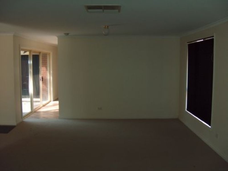 8 Stillwell Court, Greenwith SA 5125