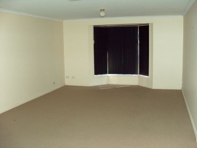 8 Stillwell Court, Greenwith SA 5125