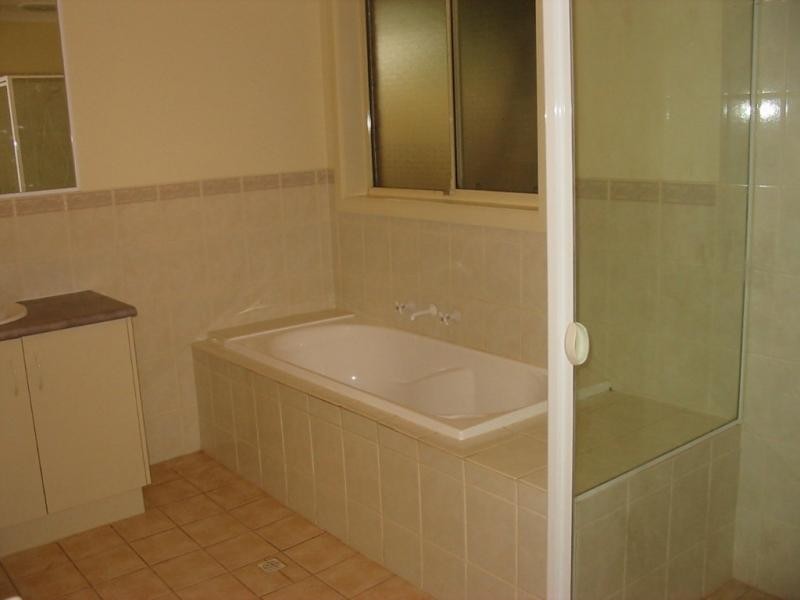 8 Cyclamen Avenue, Para Hills SA 5096