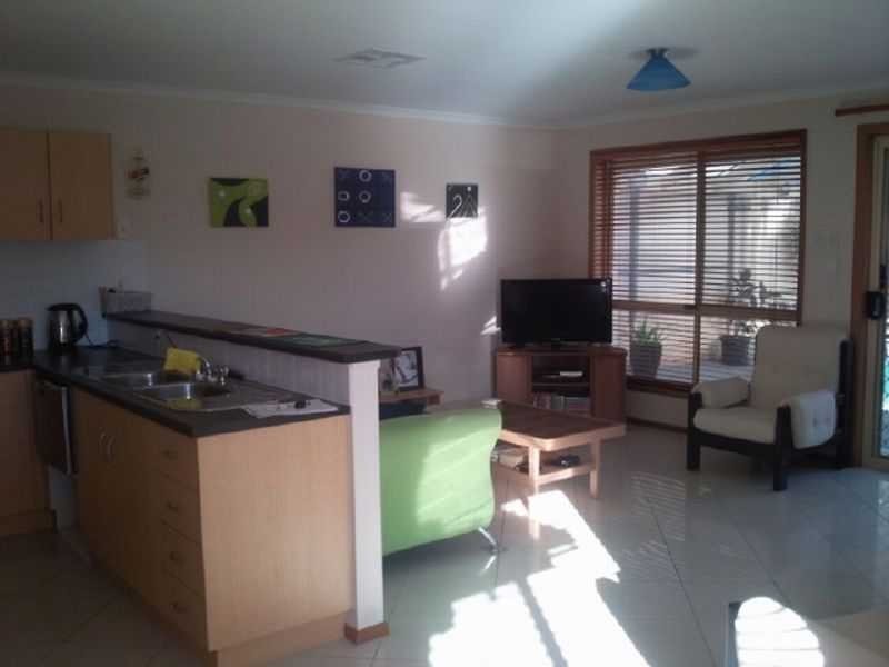 1 Somerset Avenue, Redwood Park SA 5097