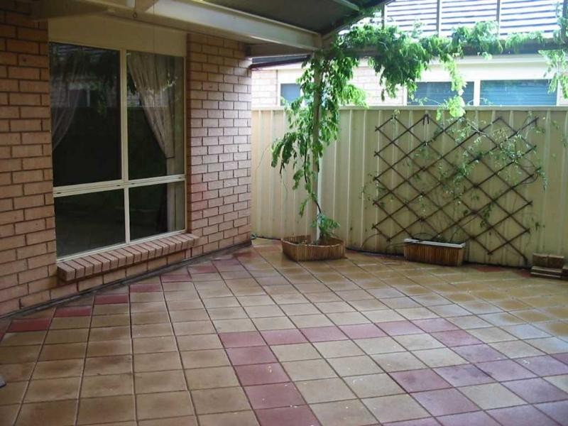 8 Cyclamen Court, Para Hills West SA 5096