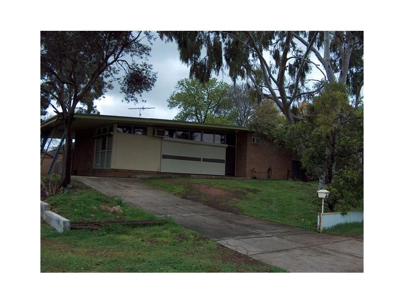 2 Julie Road, Para Hills SA 5096
