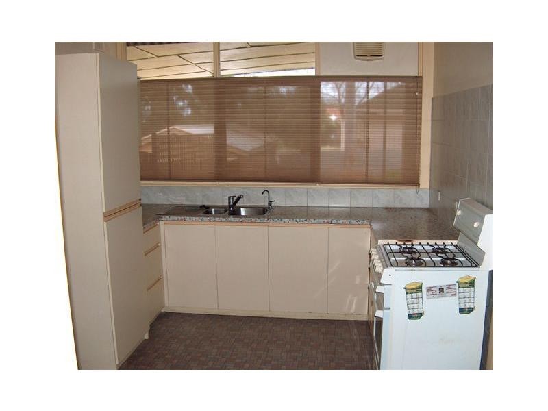 2 Julie Road, Para Hills SA 5096