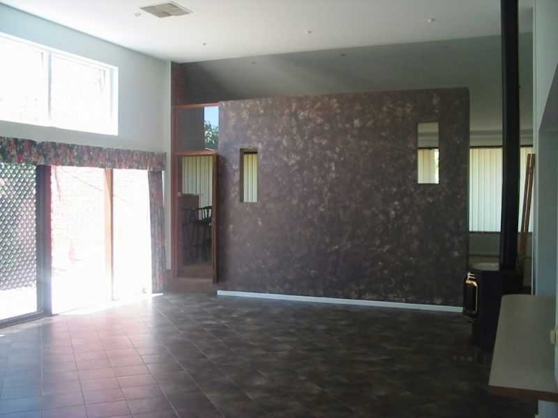 3 Mowbray Crescent, Fairview Park SA 5126