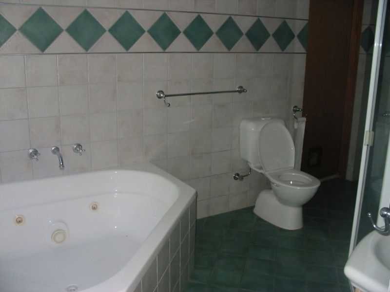 3 Mowbray Crescent, Fairview Park SA 5126