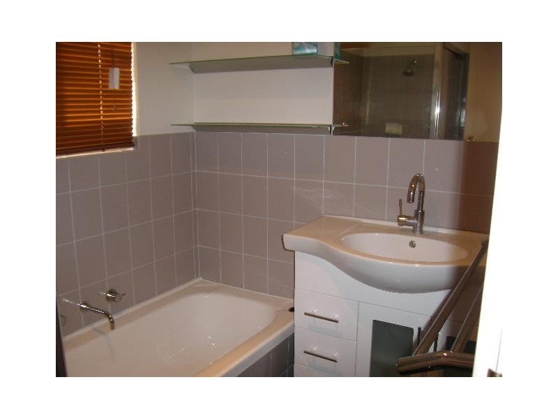 2/18 Torrens Avenue, West Hindmarsh SA 5007