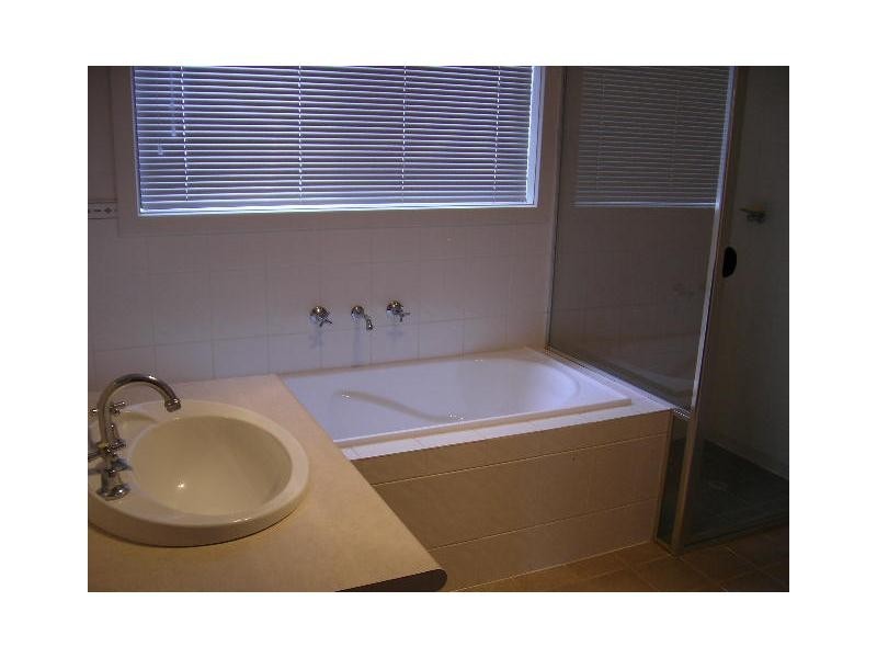 11B Morris Avenue, Valley View SA 5093