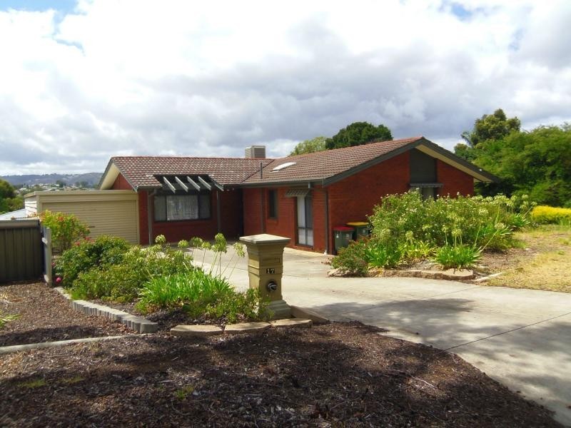 17 Doulton Crescent, Modbury Heights SA 5092
