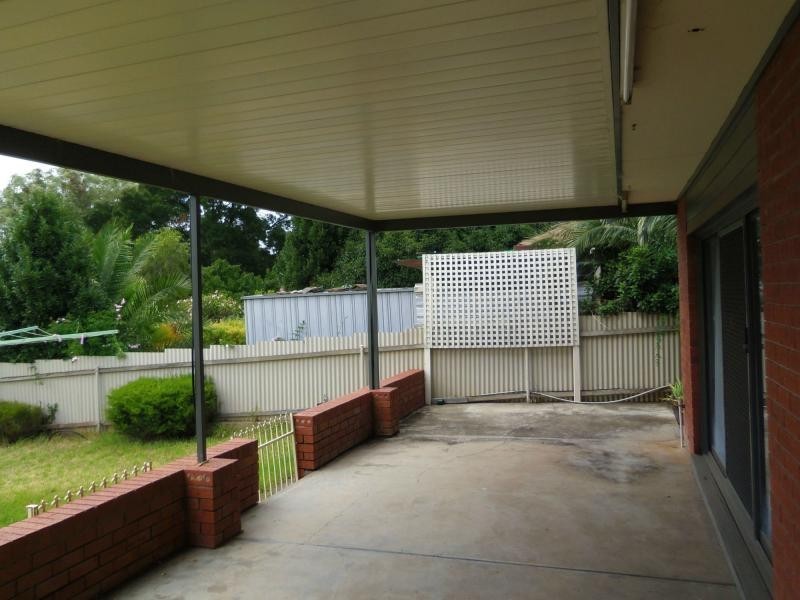 17 Doulton Crescent, Modbury Heights SA 5092