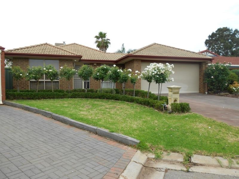12 Holmeswood Court, Para Hills West SA 5096