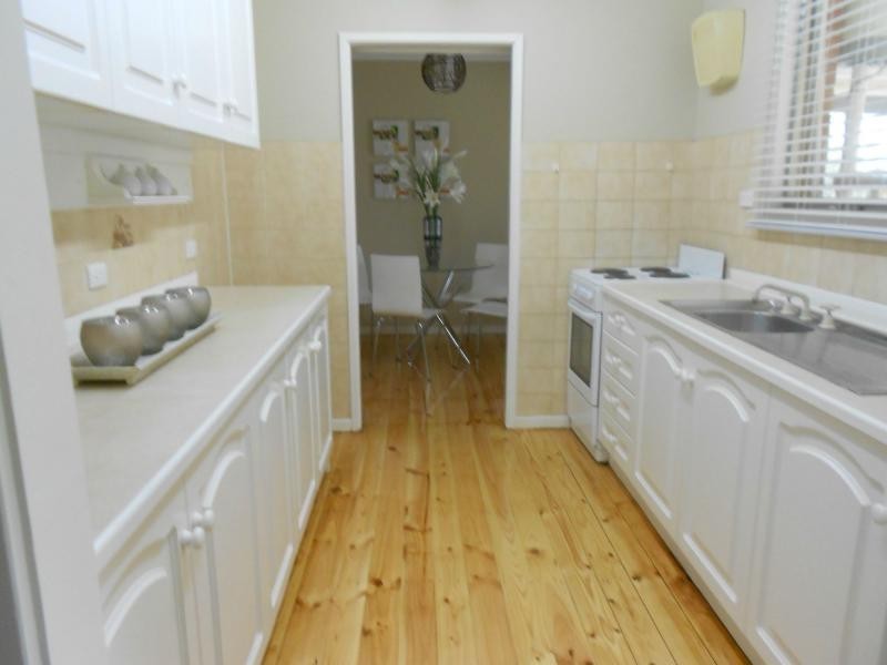 8 Andrew Avenue, Salisbury East SA 5109