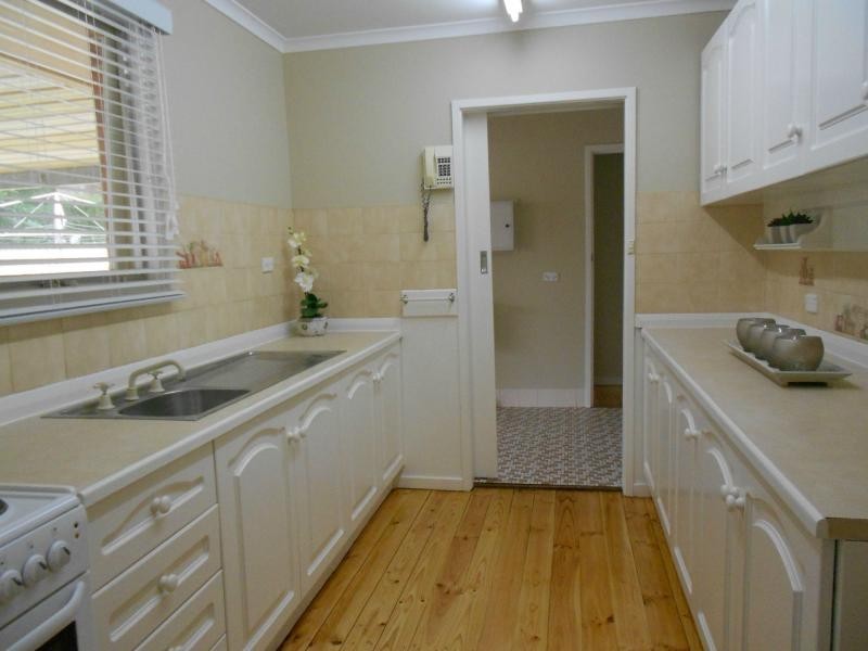 8 Andrew Avenue, Salisbury East SA 5109