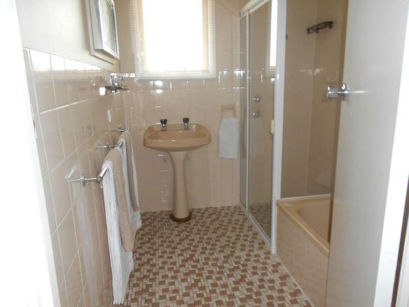 8 Andrew Avenue, Salisbury East SA 5109