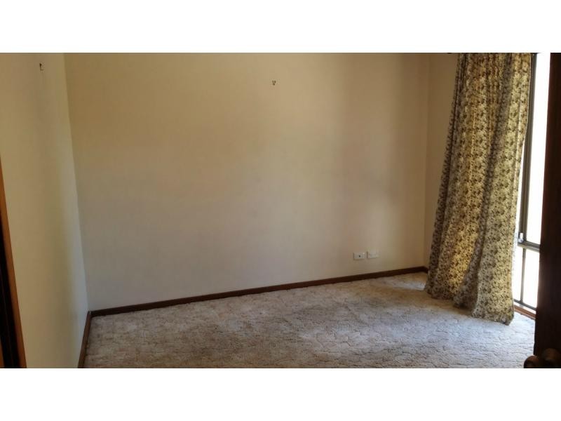 8 Loral Street, Para Hills SA 5096