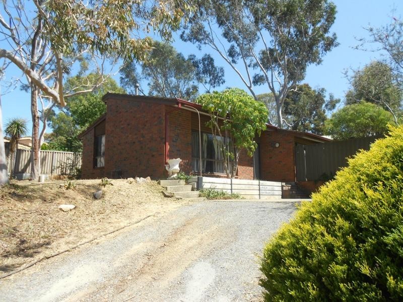 8 Chardonnay Crescent, Wynn Vale SA 5127