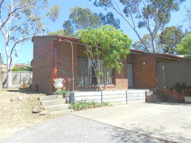 8 Chardonnay Crescent, Wynn Vale SA 5127