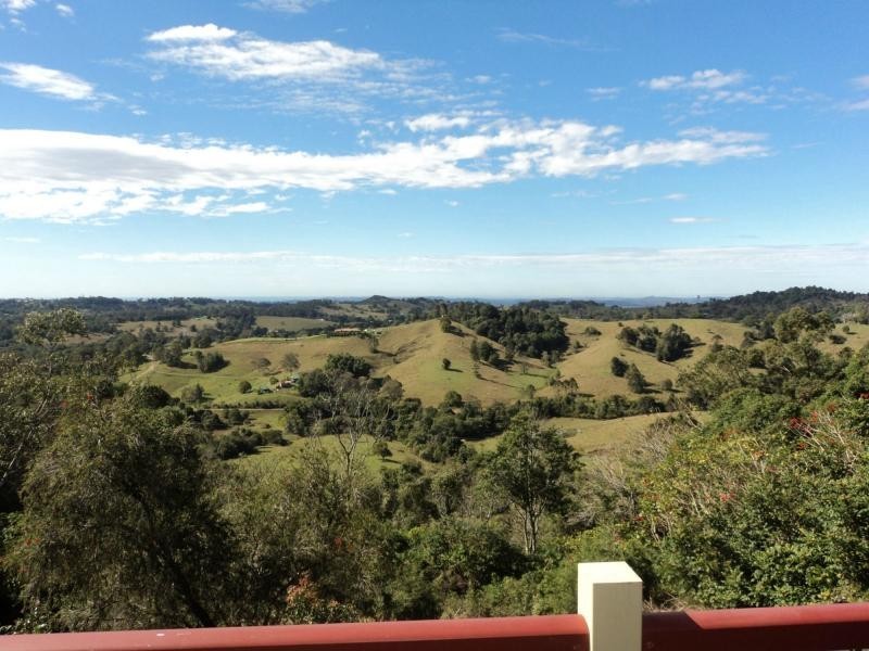18 Maple Avenue, Mapleton QLD 4560