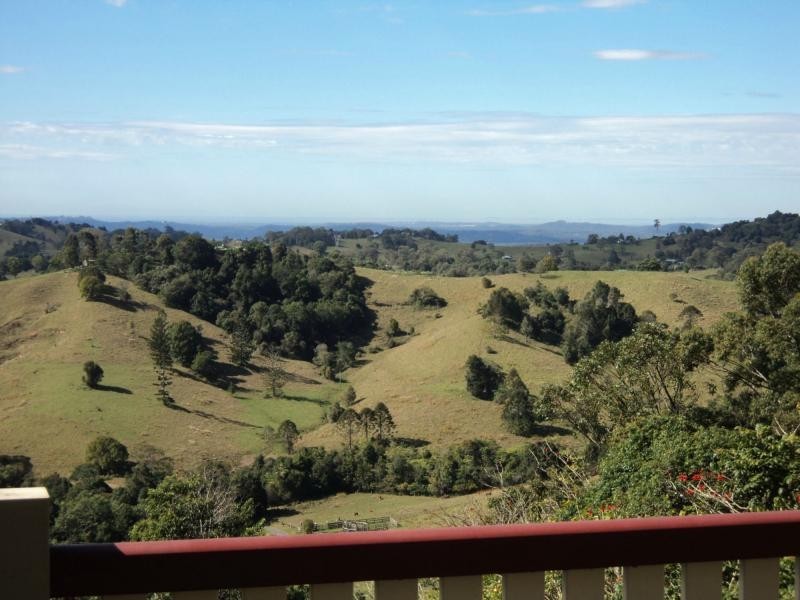18 Maple Avenue, Mapleton QLD 4560