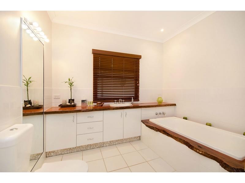 27 Alice Dixon Drive, Flaxton QLD 4560